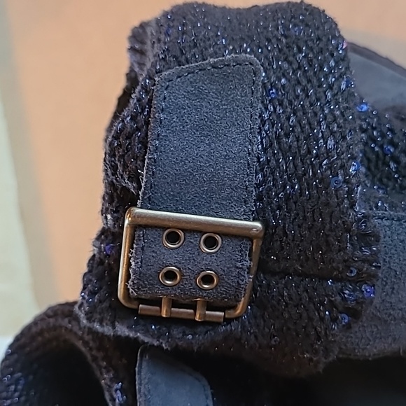 Ugg Australia Lyla Boot - Picture 4 of 15